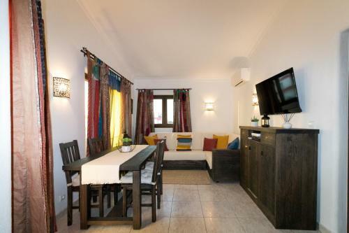Apart.s�nia - P�teo Da Aldeia - Oura