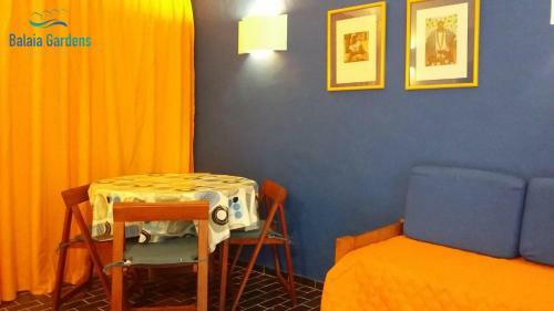 Hostal Balaia Gardens