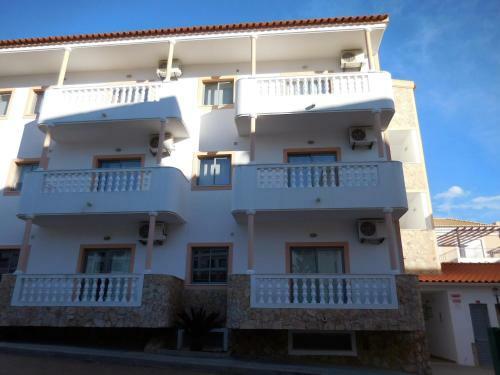 Apartamentos Cabrita- By Portugalferias