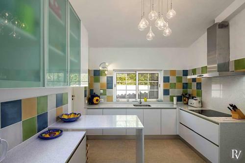 Almancil Villa Sleeps 6 Pool Air Con