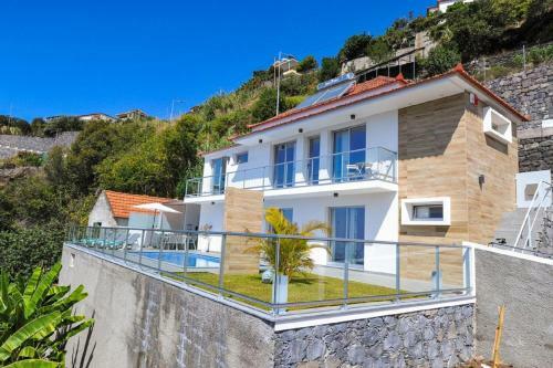 Villa Atlantic With Great Sea View & Pool In Madeira Island