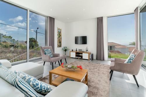 Villa Calheta Heights By Ourmadeira