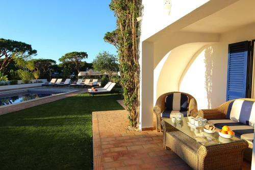 Vale Do Lobo Villa Sleeps 8 Pool Wifi