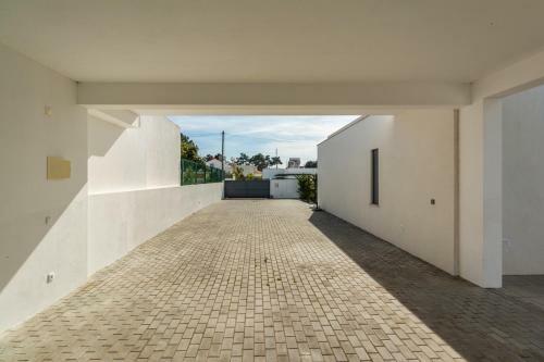 Pool Villa Retreat In Sesimbra