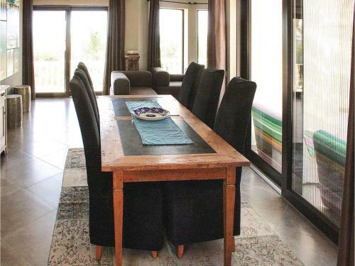 Four-bedroom Holiday Home In Silves