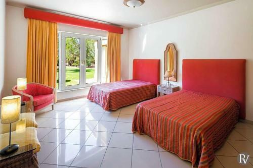 Alvor Villa Sleeps 12 Pool Air Con Wifi