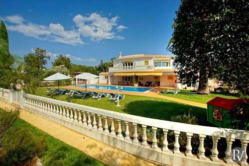 Alvor Villa Sleeps 8 Pool Air Con Wifi