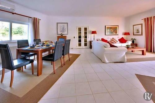 Alvor Villa Sleeps 8 Pool Air Con Wifi