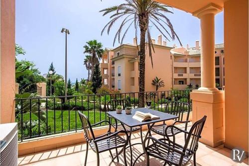 Praia Da Luz Apartment Sleeps 7 Pool Wifi