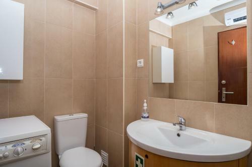Seaview Apartment H