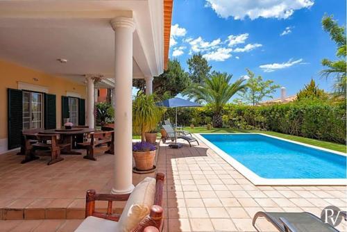 Quinta Do Lago Villa Sleeps 6 Pool T433233