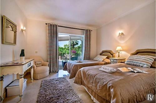 Quinta Do Lago Villa Sleeps 10 Pool Air Con