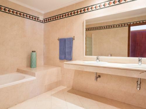 Villa V2 Garr�o 650m From The Beach