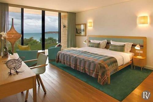 Sagres Villa Sleeps 2 Pool Air Con Wifi