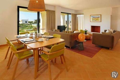 Sagres Villa Sleeps 6 Pool