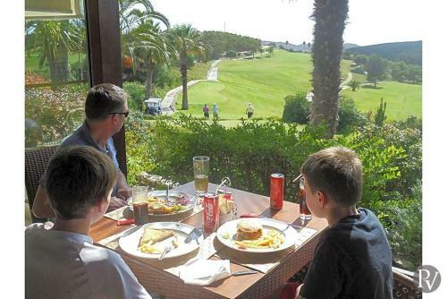 Salema Villa Sleeps 8 Pool