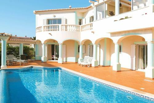 Salema Villa Sleeps 6 Air Con Wifi
