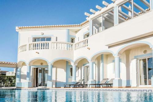 Salema Villa Sleeps 6 Air Con Wifi