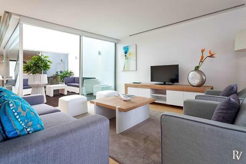 Olhos De Agua Villa Sleeps 6 Air Con