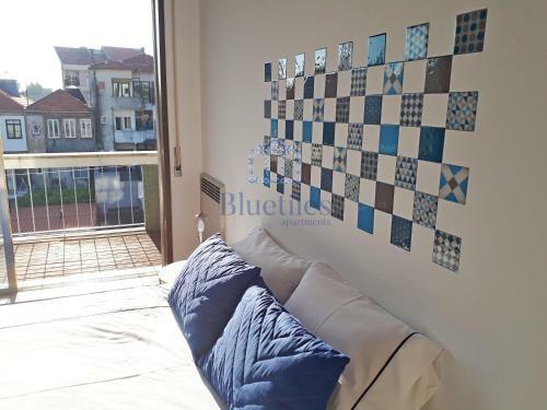 Bluetiles Downtown Triplex Apartment