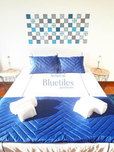 Bluetiles Downtown Triplex Apartment