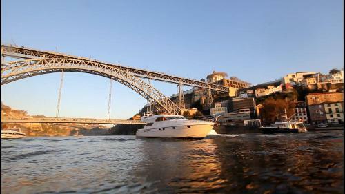 Bed & Breakfast Porto Yacht - Douro Charter