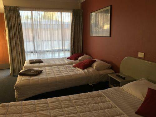 Hotel Parkway Motel