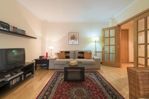 Bmyguest - Oporto Garage Apartment