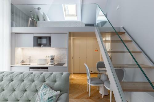 Hostal Villa Mouzinho Apartments & Suites