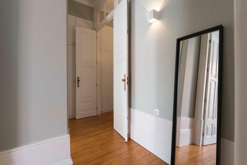 Lovelystay - Flower Stylish Apartment