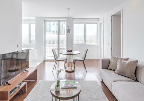 Bo - Julio Dinis * Apartments
