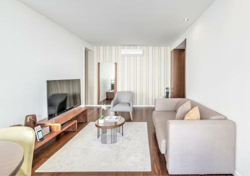 Bo - Julio Dinis * Apartments