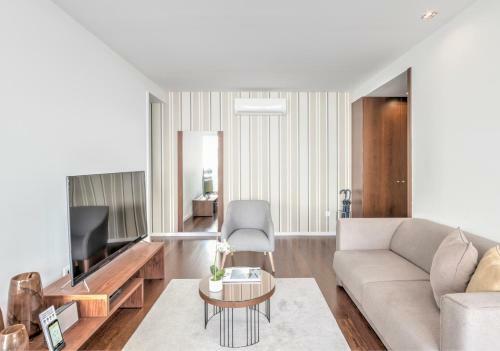 Bo - Julio Dinis * Apartments