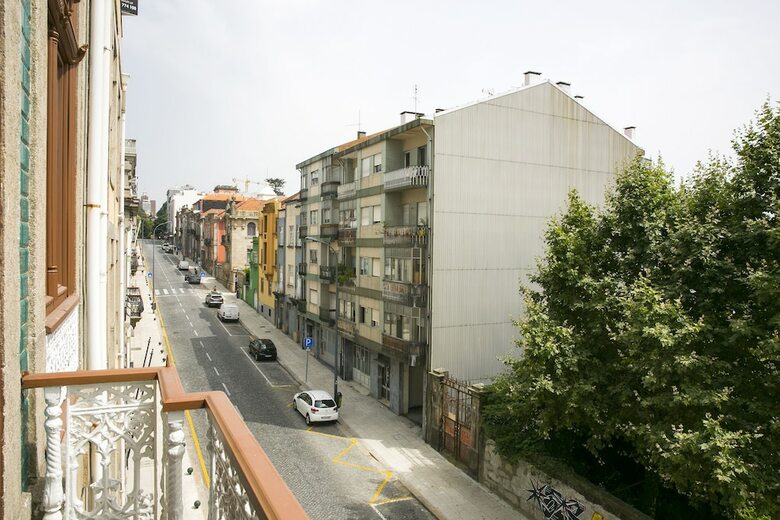 Hostal Bo - �lvares Cabral Guesthouse