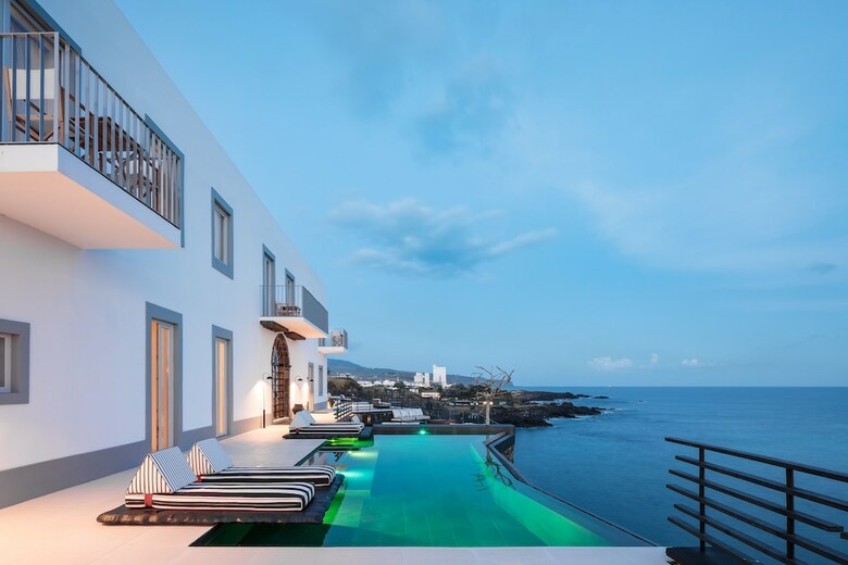Hotel White Exclusive Suites & Villas