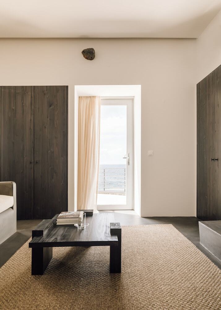 Hotel White Exclusive Suites & Villas