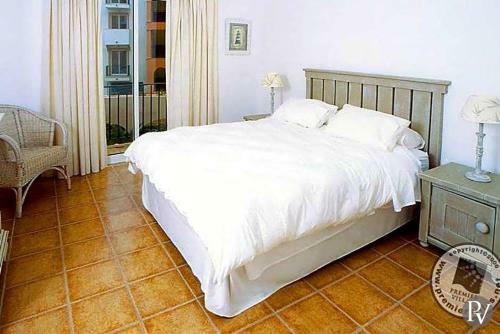 Lagos Apartment Sleeps 6 Pool