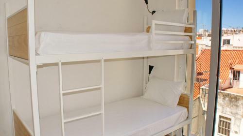 Topcity Hostel & Suites