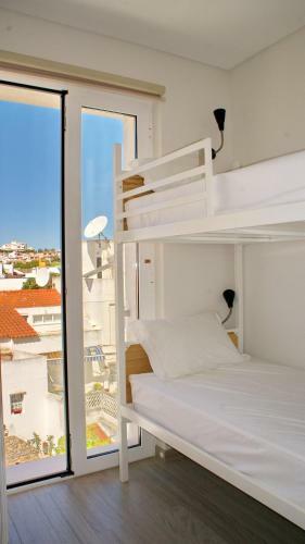 Topcity Hostel & Suites