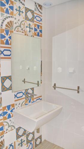 Topcity Hostel & Suites