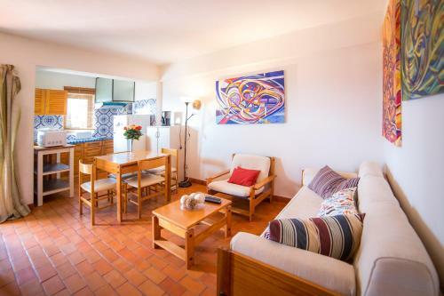 A02 - 1 Bed Apartment With Pool