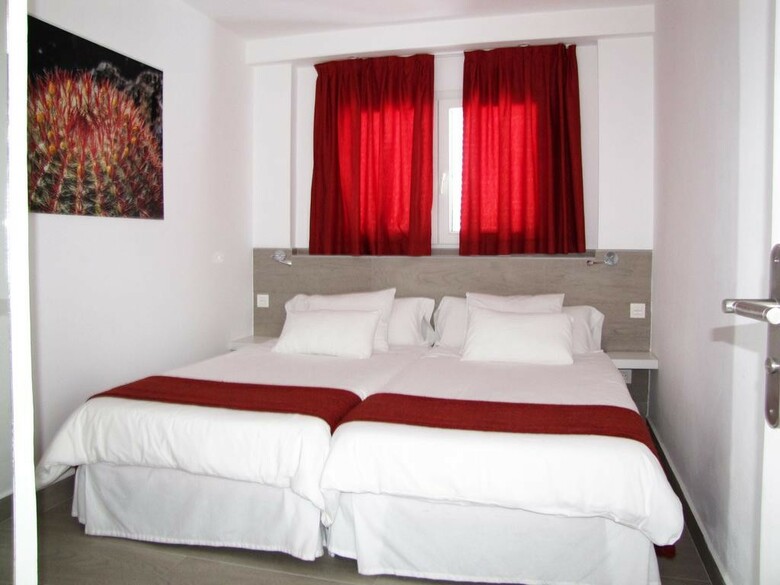 Apartamentos Playa Limones