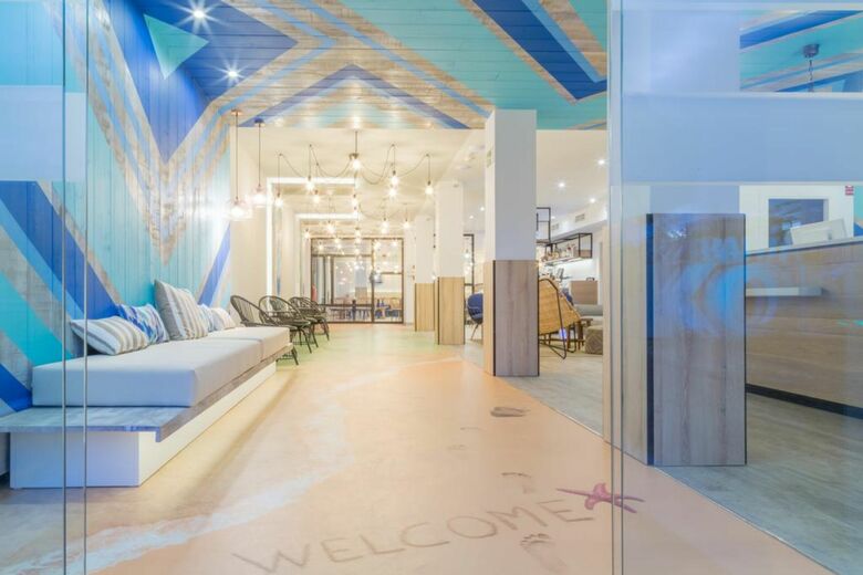 R2 Bah�a Kontiki Beach Apartments