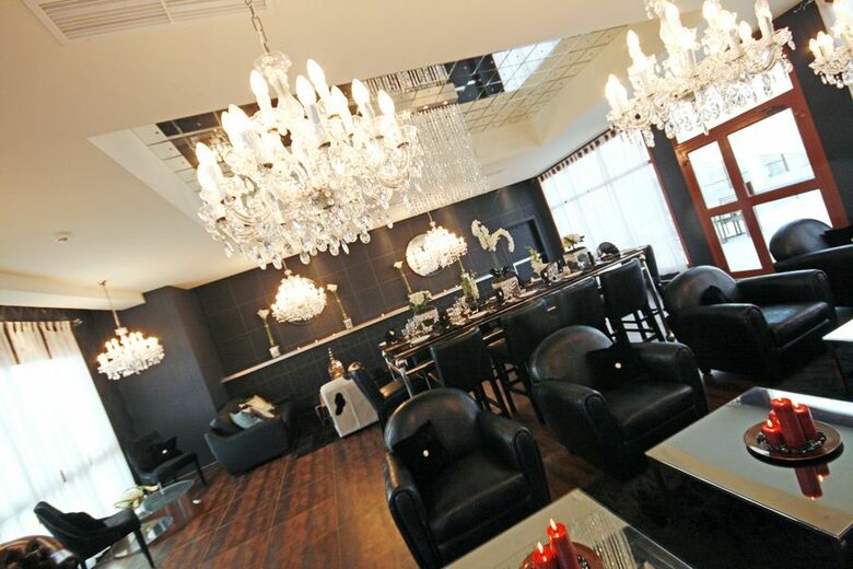 Hotel Al Manzil Suites