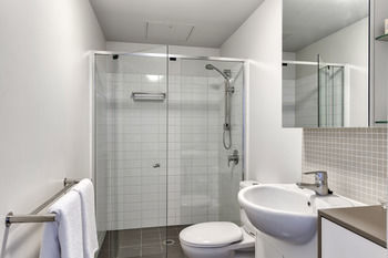 Hotel Quest Spring Hill Serviced Apt