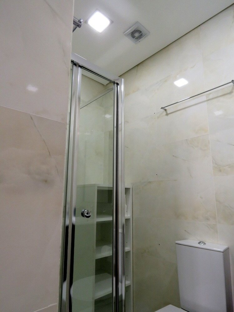 Hostal Downtown Boutique Studio E Suites