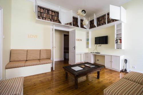 Hostal Lisbon Basilica Rooms