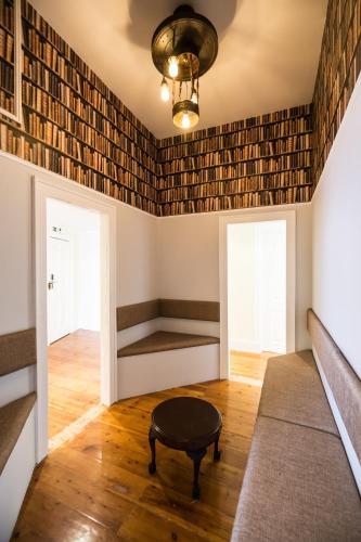 Hostal Lisbon Basilica Rooms