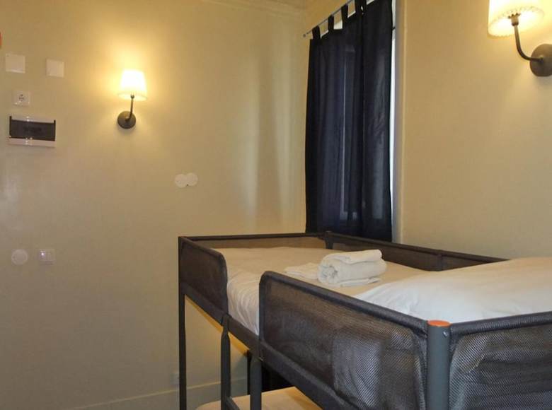 Hostal Lisbon Budget Inn