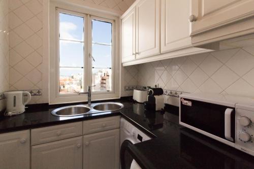 Avenida Charm Apartments
